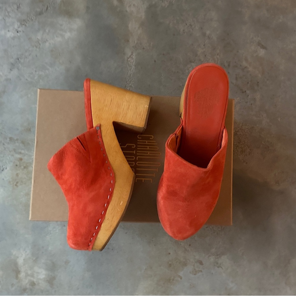 Charlotte Stone Clogs 🧡